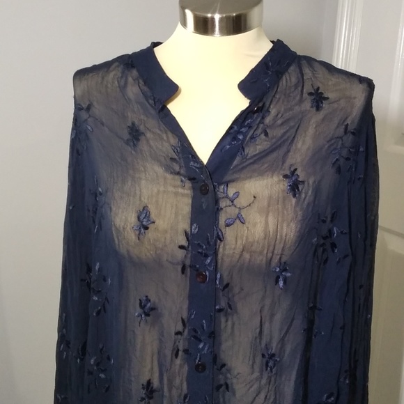 Avenue women's floral lace top shirt button down collar v-neck - Picture 3 of 8